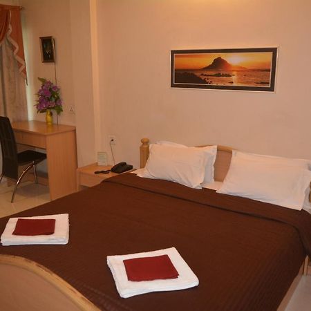 Hotel Poonam Eksteriør bilde