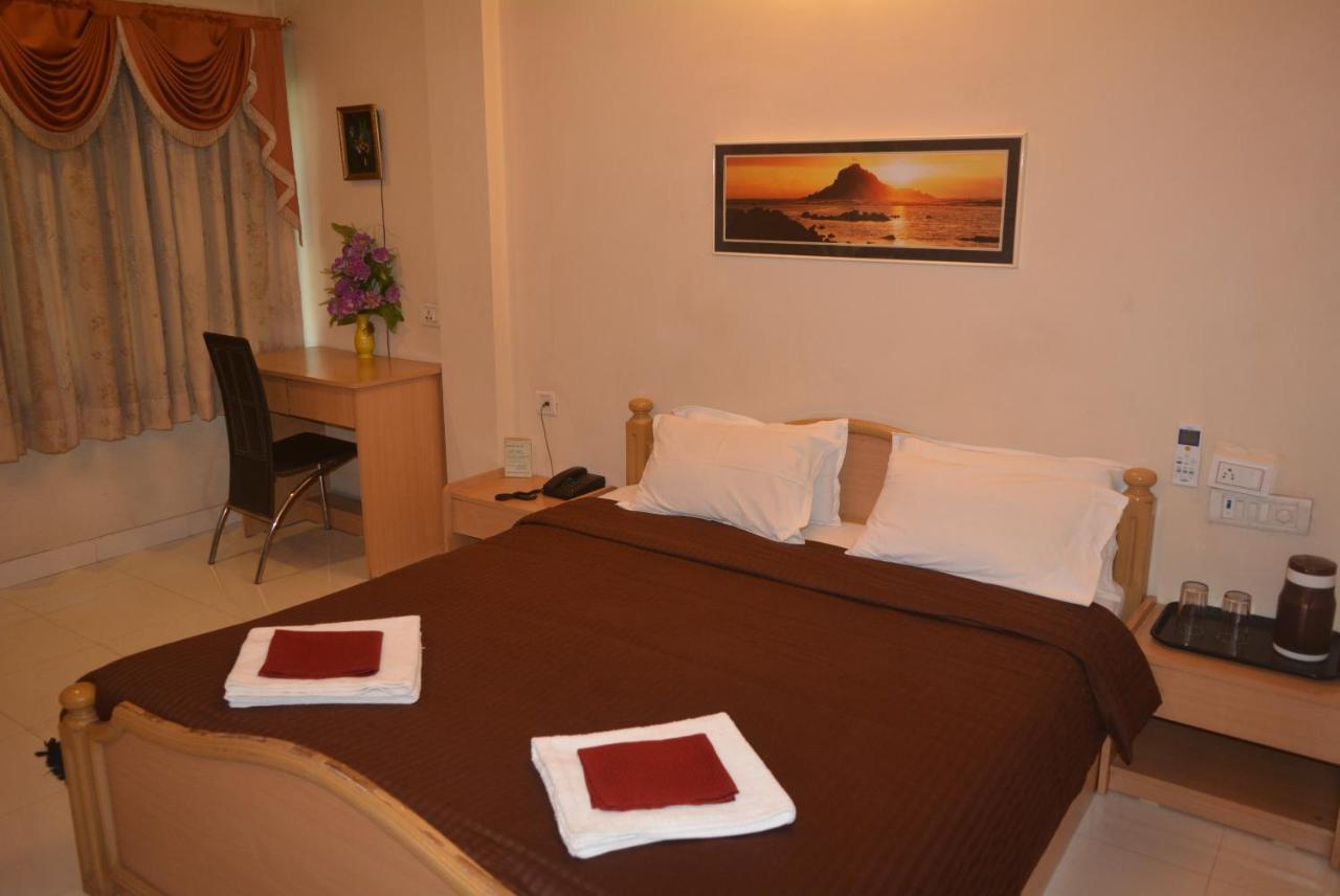 Hotel Poonam Eksteriør bilde