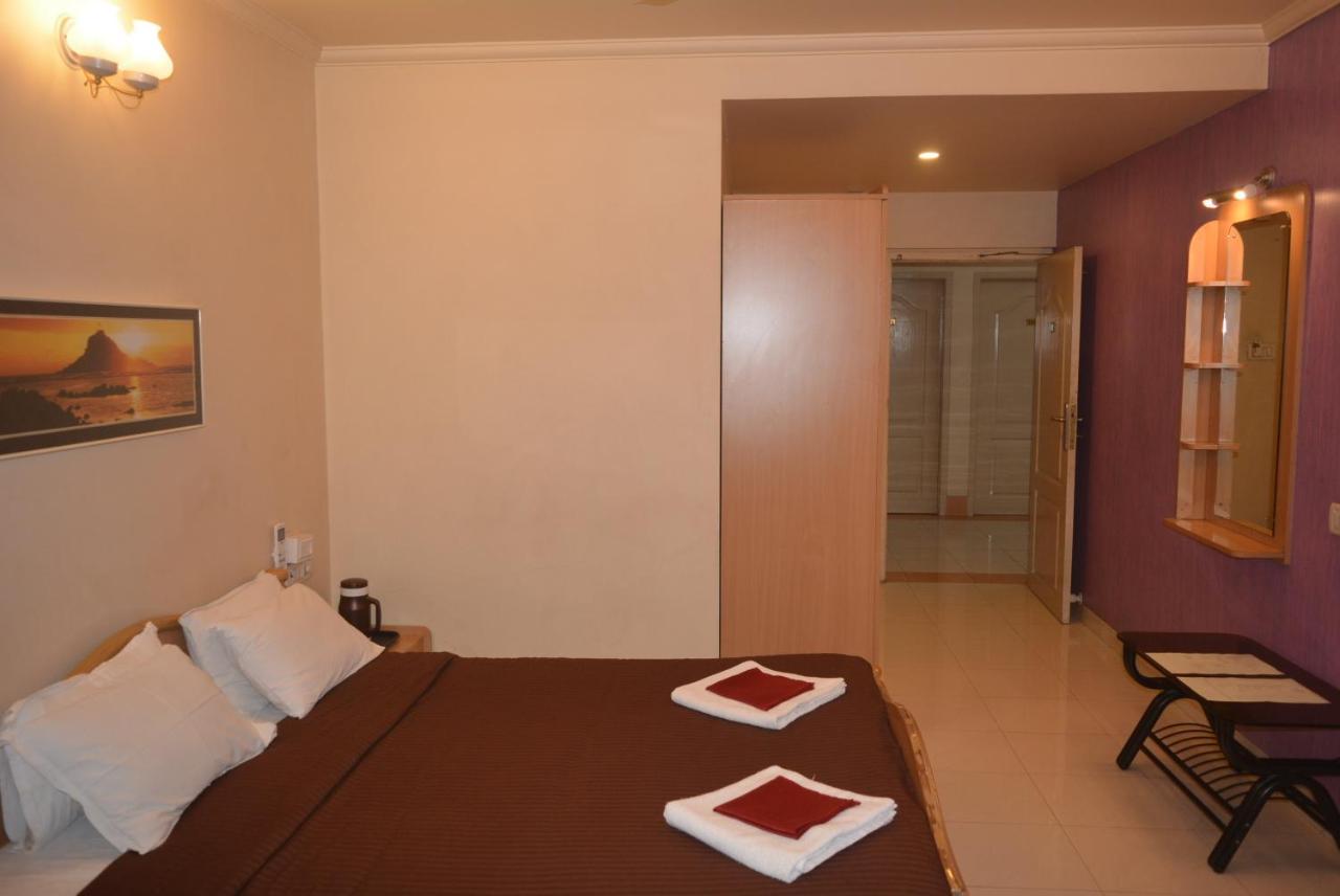 Hotel Poonam Eksteriør bilde