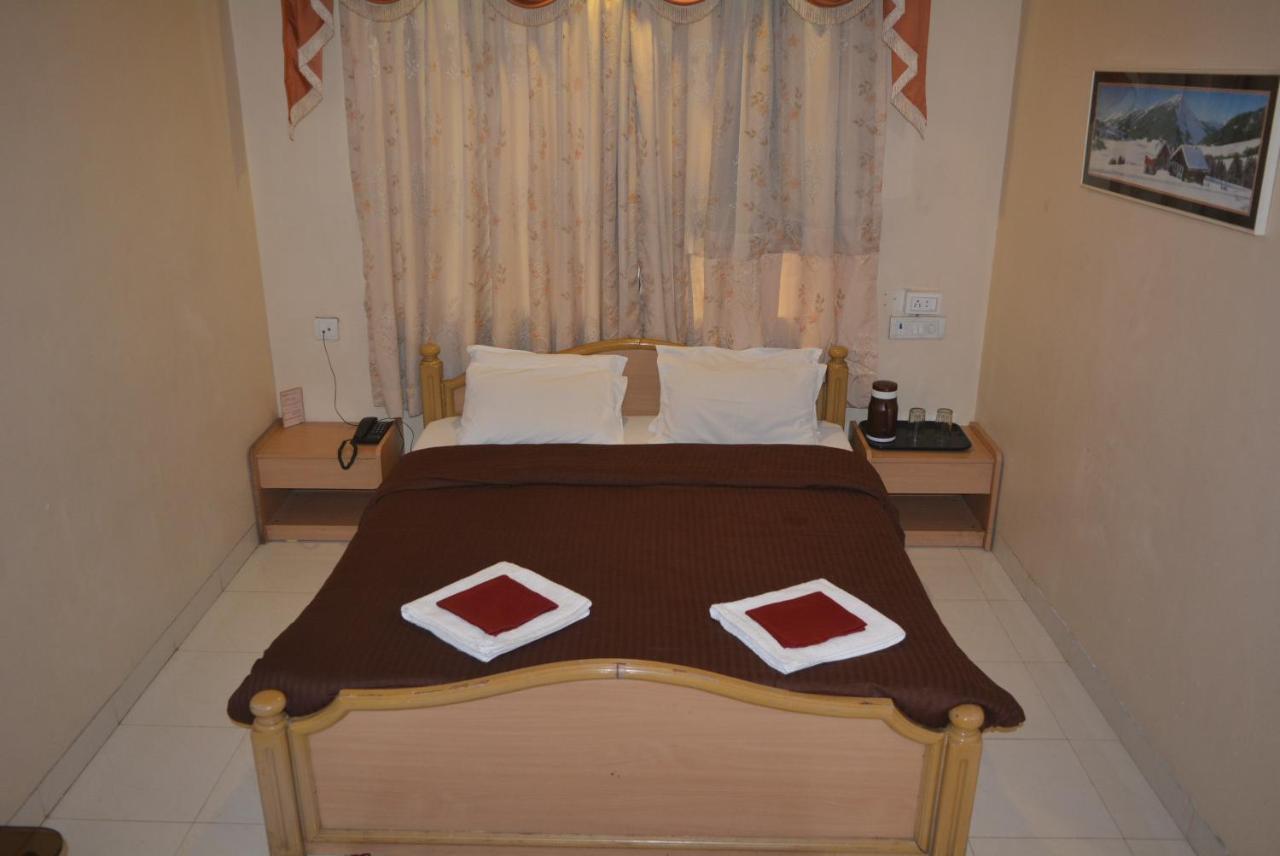 Hotel Poonam Eksteriør bilde