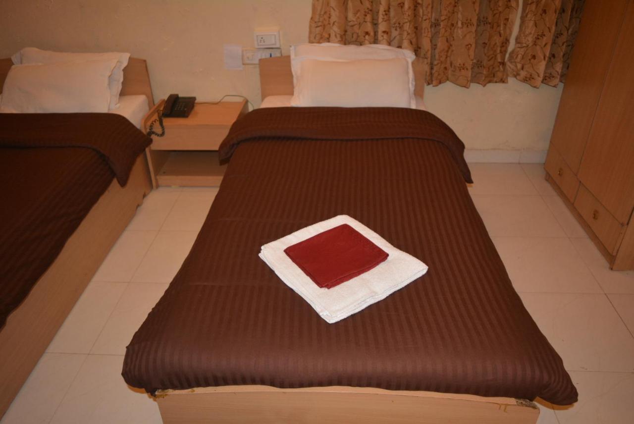 Hotel Poonam Eksteriør bilde