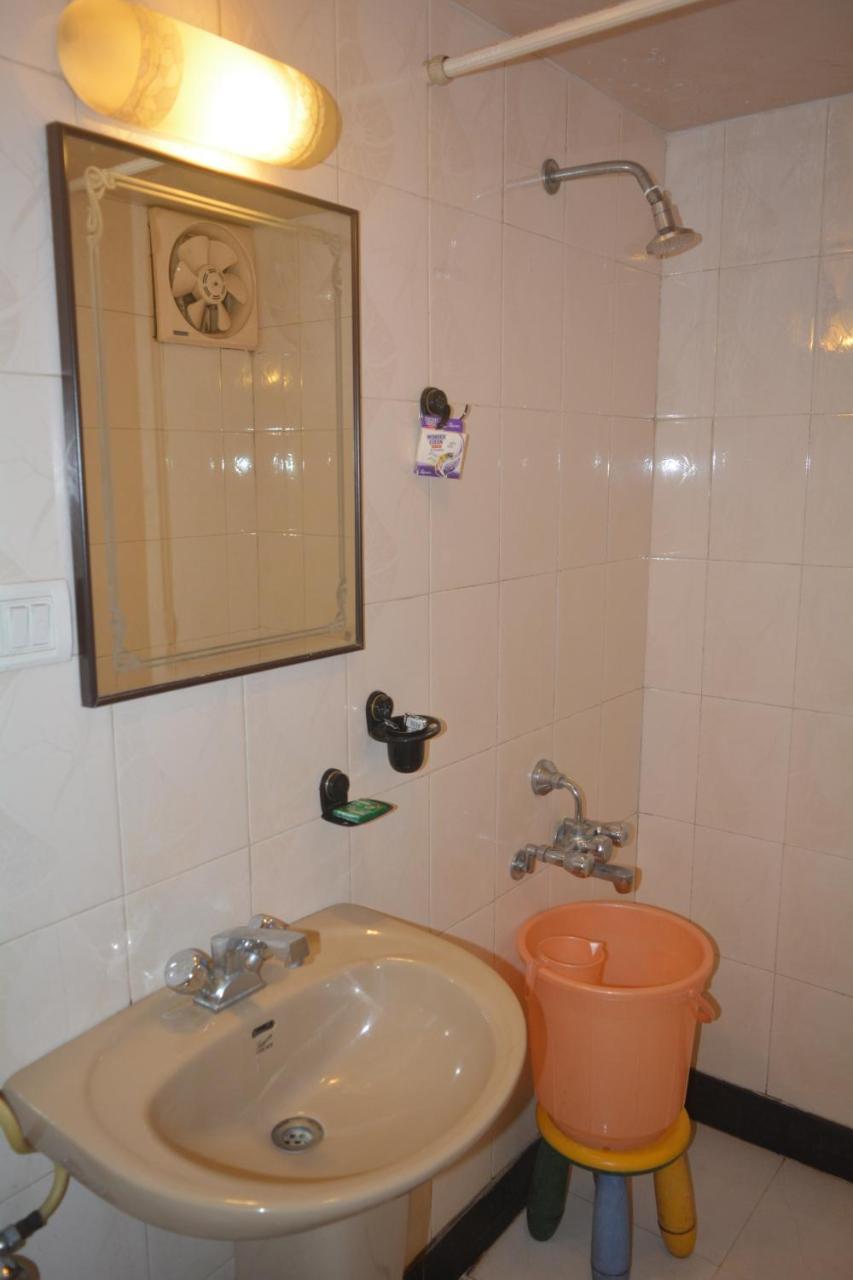 Hotel Poonam Eksteriør bilde